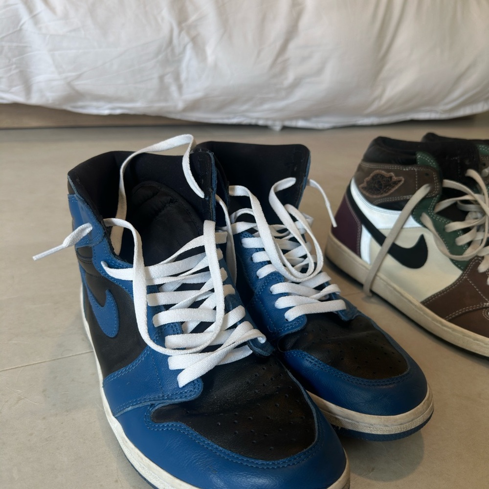 Nike Men's Blue and Black Sneakers